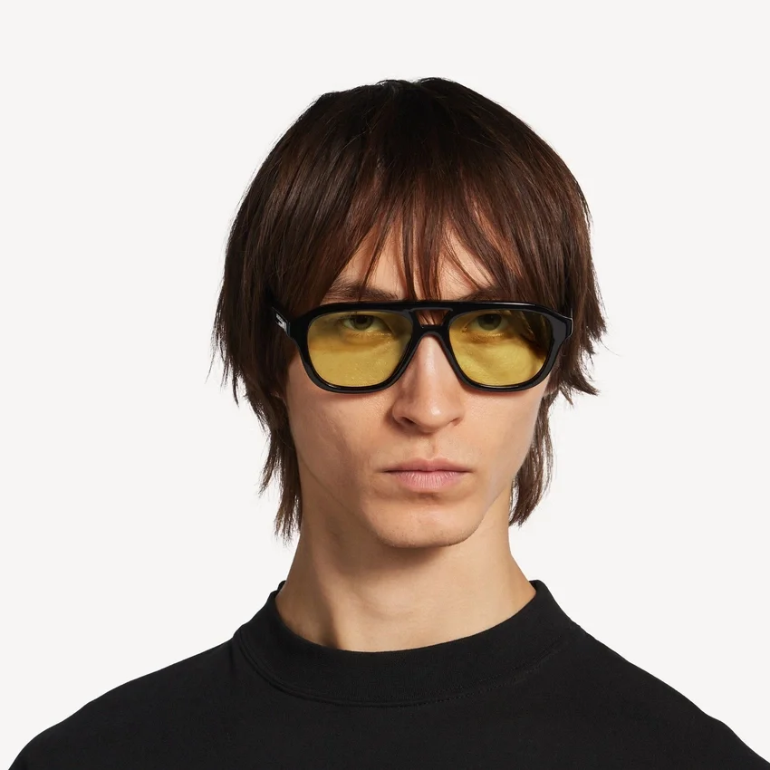 Men’s daily pilot sunglasses in black/yellow Men’s daily pilot sunglasses in black/yellow