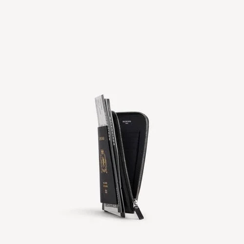 Men’s passport phone holder in black Men’s passport phone holder in black