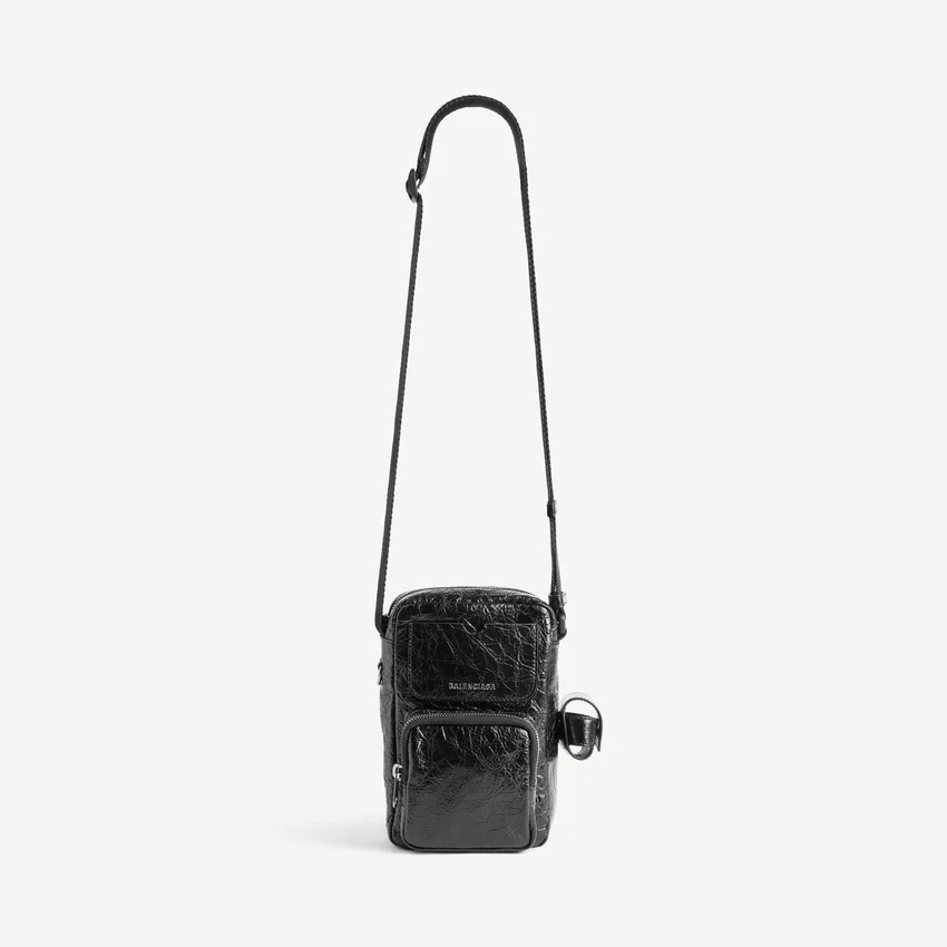 Men’s superbusy vertical crossbody bag in black Men’s superbusy vertical crossbody bag in black