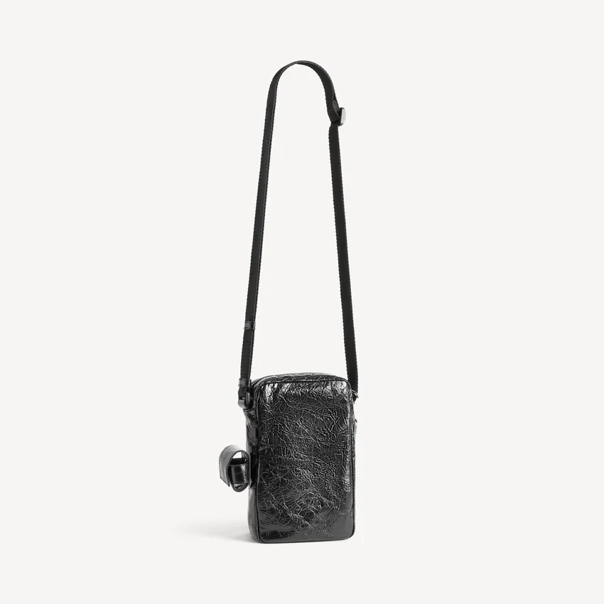 Men’s superbusy vertical crossbody bag in black Men’s superbusy vertical crossbody bag in black