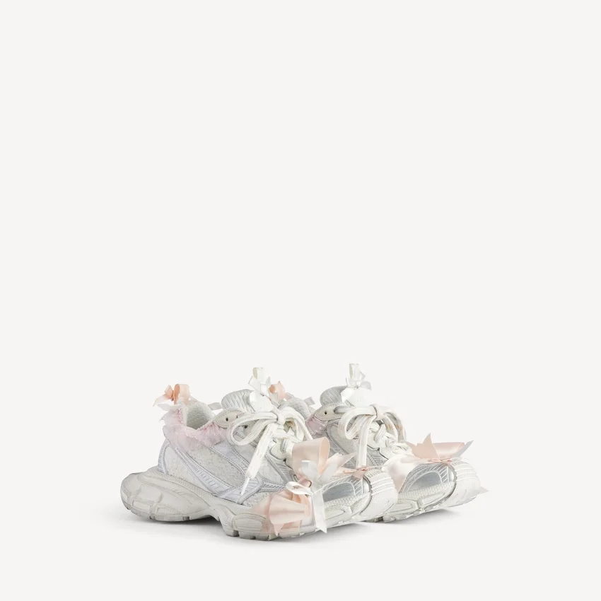 Women’s 3xl lace sneaker in white/light pink Women’s 3xl lace sneaker in white/light pink