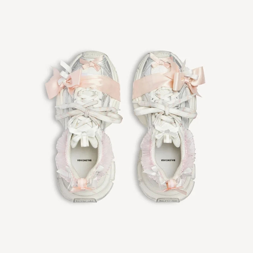 Women’s 3xl lace sneaker in white/light pink Women’s 3xl lace sneaker in white/light pink