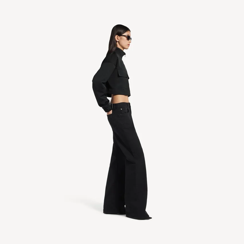 Women’s cropped tracksuit jacket in black Women’s cropped tracksuit jacket in black