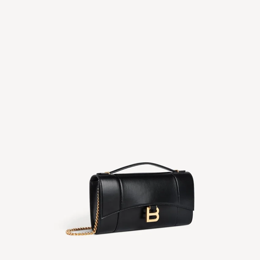 Women’s hourglass pochette with chain in black Women’s hourglass pochette with chain in black