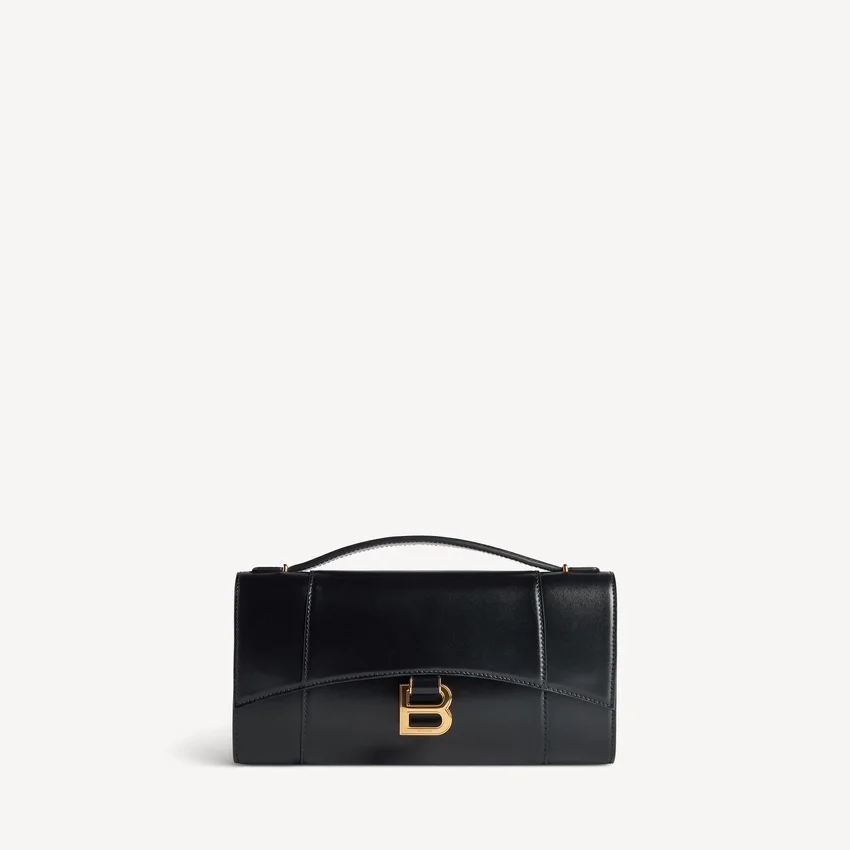 Women’s hourglass pochette with chain in black Women’s hourglass pochette with chain in black