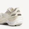 Women’s jet sneaker in eggshell