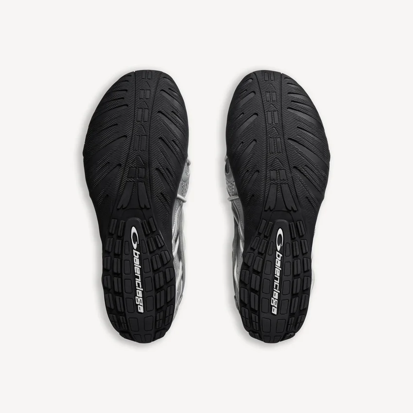 Women’s radar slip-on sneaker in grey/black/white Women’s radar slip-on sneaker in grey/black/white