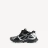 Men’s runner sneaker in black/silver