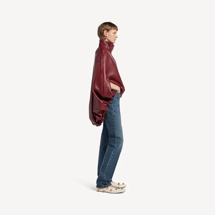 Women’s short cape in burgundy Women’s short cape in burgundy